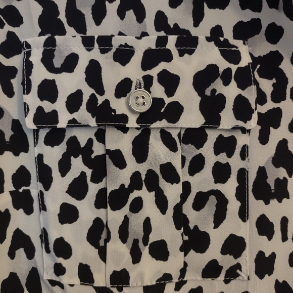 100% Silk White House Black Market Leopard Print Blouse - Size 8 - Picture 9 of 13